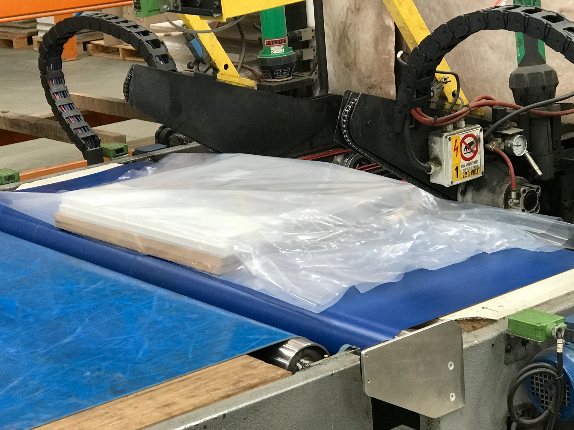 Rotating Wrapping System Horizontal Wrapping Systems | GG Macchine | RMA Packaging