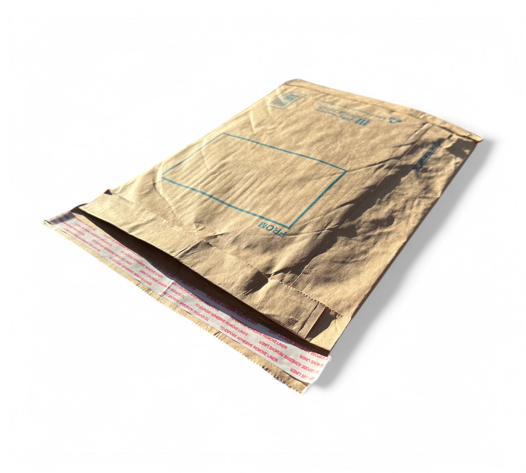 P4 Jiffy padded bags 241mm x 343mm shown flat for lightweight postal protection with bubble lining