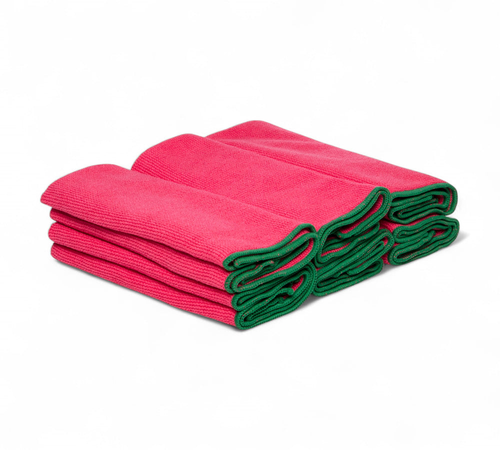 Wypall 83980 microfibre cloth red 40cm x 40cm shown stacked for effective reusable wiping with high absorbency