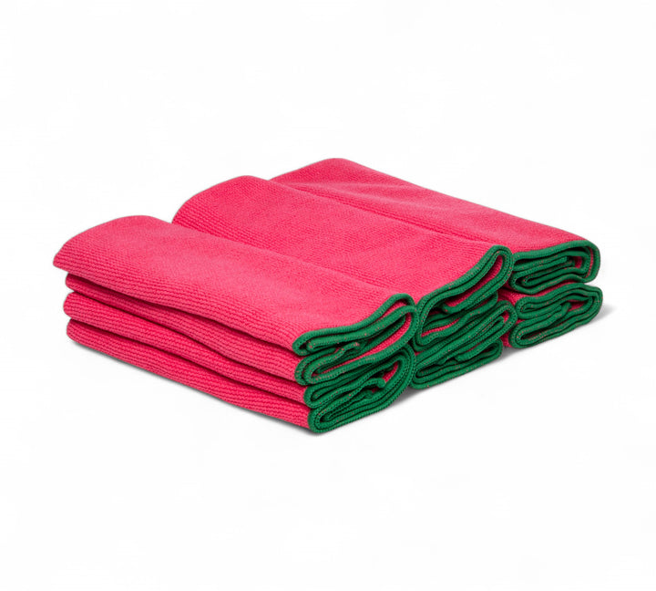 Wypall 83980 microfibre cloth red 40cm x 40cm shown stacked for effective reusable wiping with high absorbency